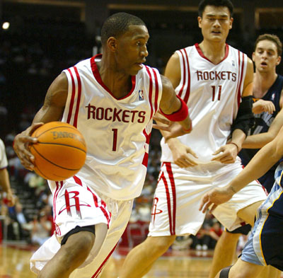 国米迎来6分之战！右路首发奥古弃攻主守，全面遏制对手两核心！（国米迎六分大战：右路首发奥古重防轻攻，全面压制对手双核）