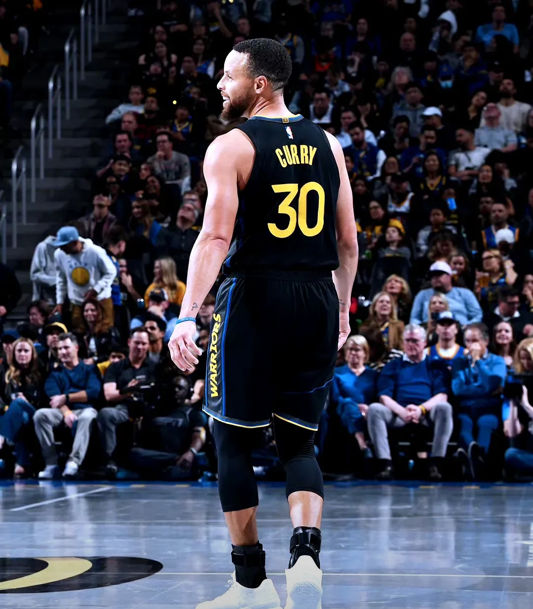 科尔：我们很快会迎来追梦和霍福德回归，所以我们拥有足够体型（科尔：追梦、霍福德即将回归，阵容尺寸不成问题）