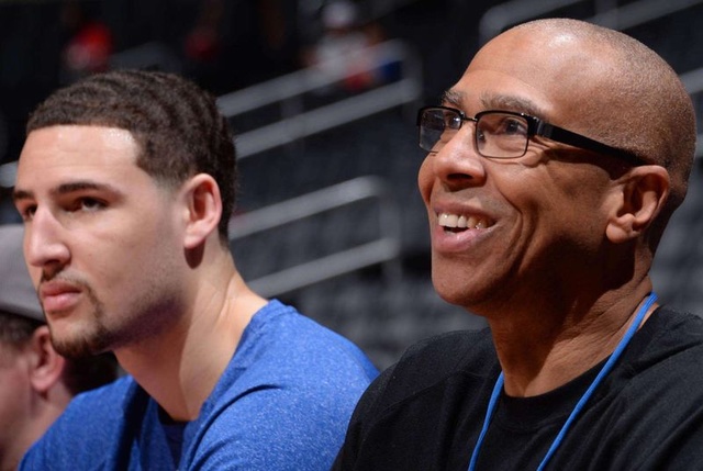 罗马推出黑胶唱片版队歌：限量版售价49.9欧，普通版19.9欧（罗马发布队歌黑胶唱片：限量版49.9欧，标准版19.9欧）