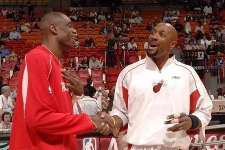 纹身师：不觉得斯帕莱蒂执教尤文是背叛那不勒斯，这只是工作（纹身师：斯帕莱蒂执教尤文非叛那不勒斯，只是职业选择）